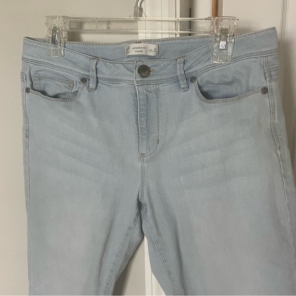 J. Jill authentic fit cropped light blue jeans size 8 - Picture 2 of 5